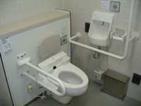 （写真）多機能トイレ