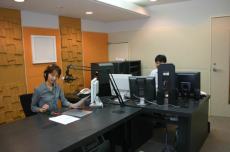 （写真）ラジオエフ内のスタジオ
