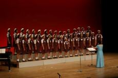 （写真）ＶＩＶＡ富士市民センターでの合唱