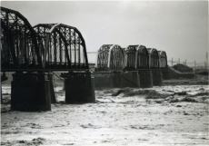 （写真）流失した富士川鉄橋