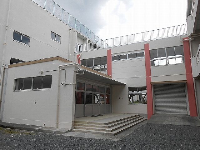 （写真）富士市立富士第一小学校東渡り廊下