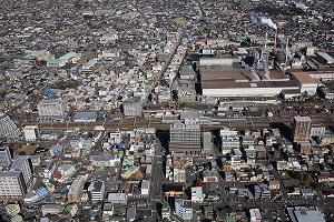 （写真）JR富士駅・富士商店街・富士市交流プラザ（南側）を空から