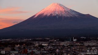 （写真）富士山と夕焼け