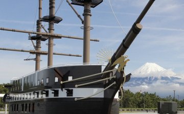 （写真）歴史学習施設　ディアナ号の外観