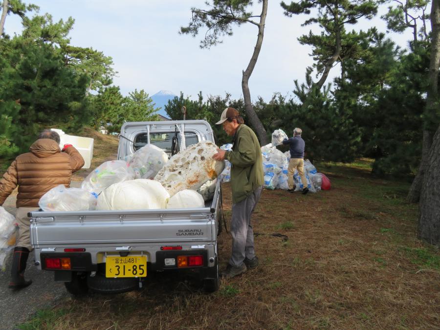 ごみ運搬の様子