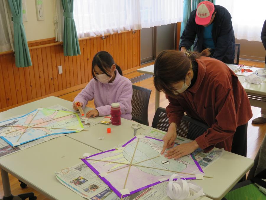 親子で凧作り