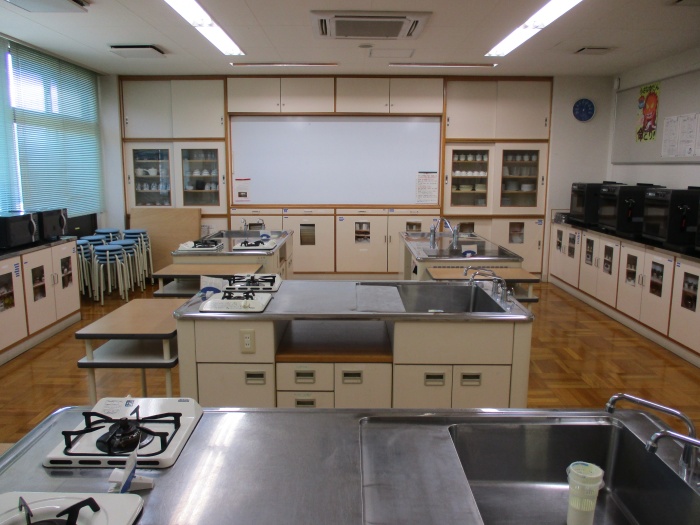 （調理実習室写真）