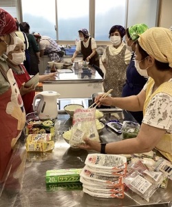 （写真）調理実習