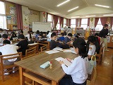 図書館指導の様子