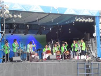 太鼓の演奏の写真