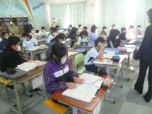 5年生外国語「Whatseasondoyoulike?」の授業