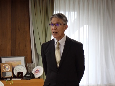 野村氏