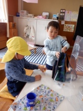 （写真）春の保育の様子（3）