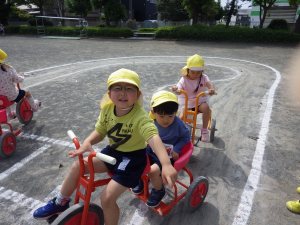 （写真）春の保育の様子（1）
