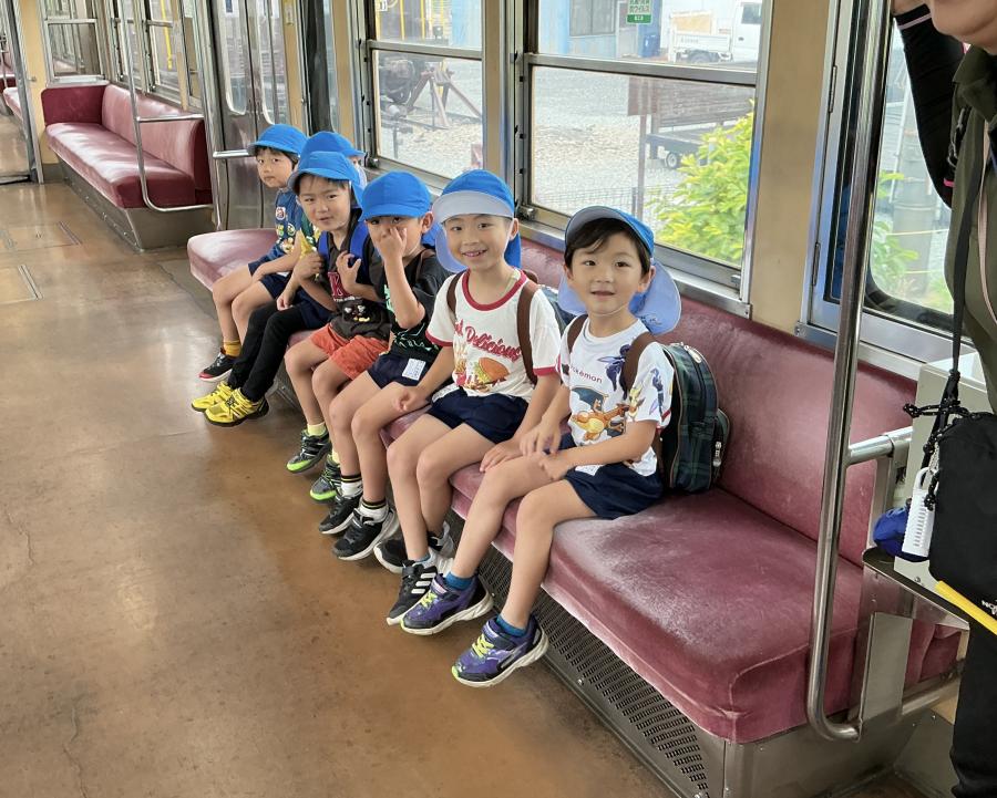 岳南鉄道に乗ってカレーの買い物の写真