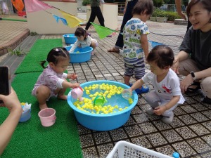 （写真）あひるすくい