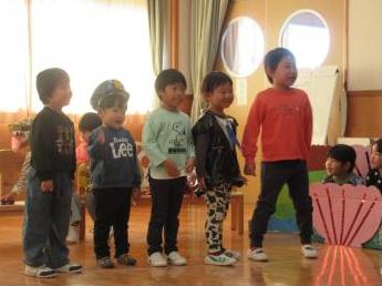 すみれいねんれいげき