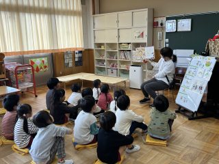 おはなしたんけんの様子1
