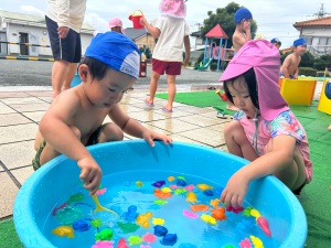 魚すくいの様子