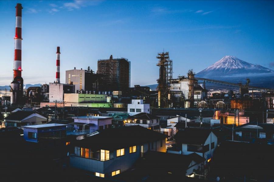 古き名残りが現役となる風景