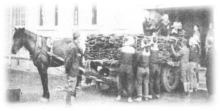 兵士救命胴衣製造（学校工場）