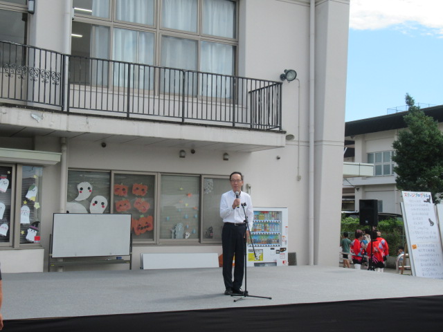 あいさつを行う市長の写真