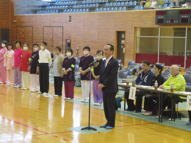 あいさつを行う市長の写真