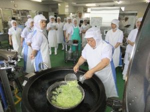 野菜をゆでる様子