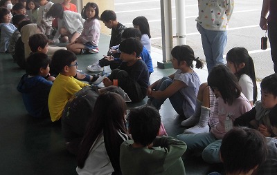 2年生学校探検1