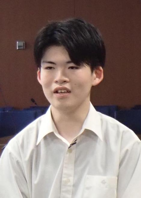 カルタ部の伊藤さん