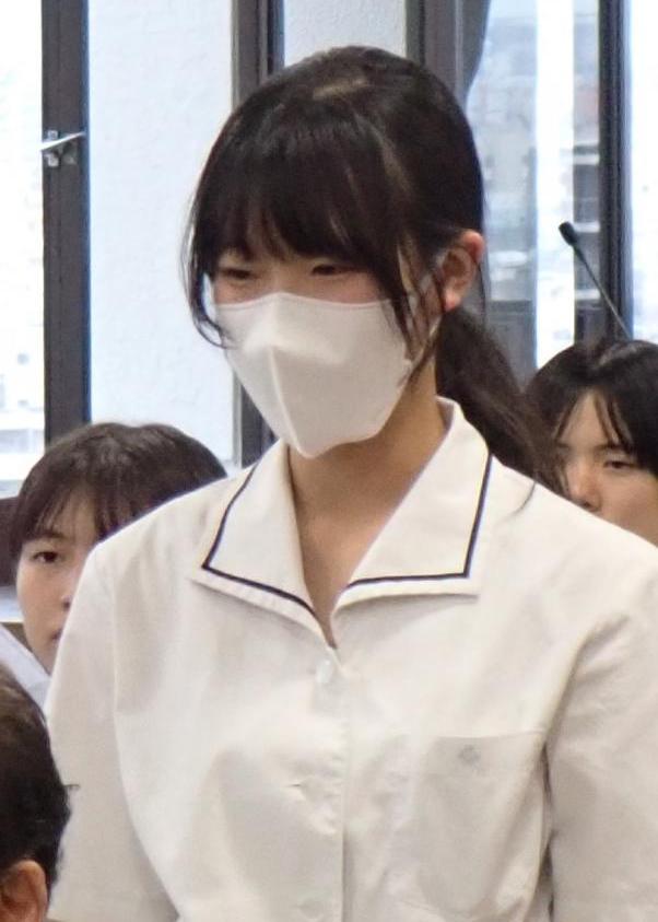 書道部の中澤さん