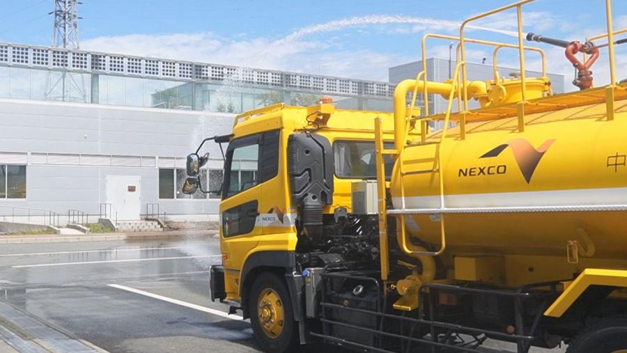 散水車