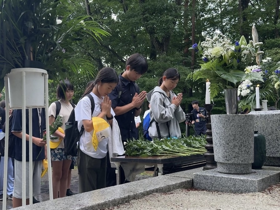 献花拝礼