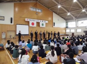 学校運営協議会委員を紹介2
