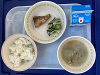 ご飯の給食画像