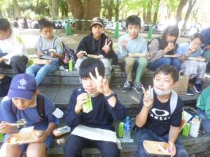 1月11日　6年生「修学旅行2日目　昼食」3