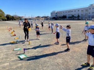 1月17日　1年生　体育「なわとび運動」2