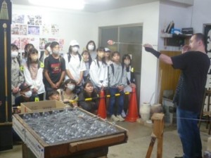 1月25日　6年生　「修学旅行2日目　風鈴絵付け体験1」1