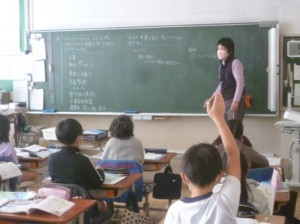 2月13日　3年生　社会「地域の安全を守る　～事故や事件から町を守る～」1