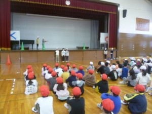 2月15日　2年生「節分、バレンタインデー学年集会」1