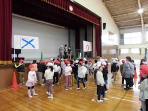 2月15日　2年生「節分、バレンタインデー学年集会」3