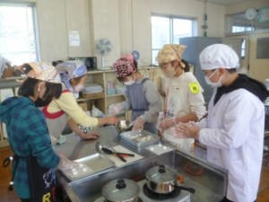 2月26日　6年生　家庭科「2年間の学習をふり返って(1)」3