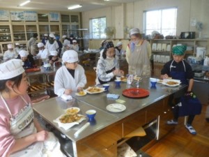 2月26日　6年生　家庭科「2年間の学習をふり返って(2)」2