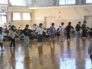 3月1日「卒業を祝う会(6) ～2年生の出し物～」2