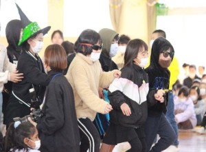 3月1日「卒業を祝う会(5) ～3年生の出し物～」2