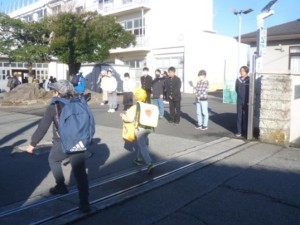 3月13日「小中合同あいさつ運動」2