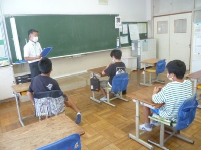 10月28日　ひまわり学級　道徳「わたしの家族」2
