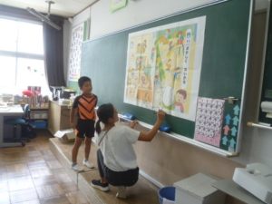 10月11日　1年生　道徳「おかしくないかな」1