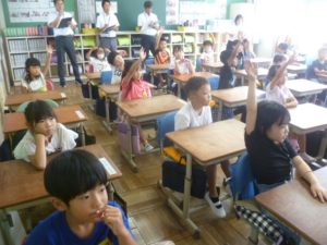 10月11日　1年生　道徳「おかしくないかな」2