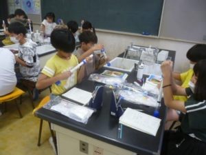 11月7日　4年生　理科「とじこめた空気と水」2
